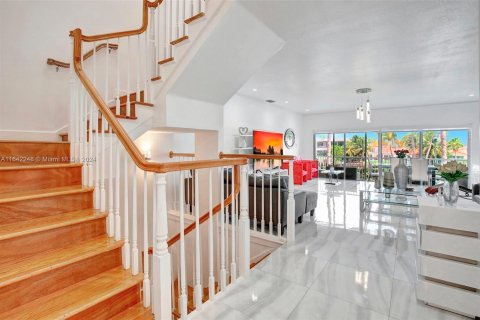 Adosado en venta en Aventura, Florida, 4 dormitorios, 250.84 m2 № 1321044 - foto 29