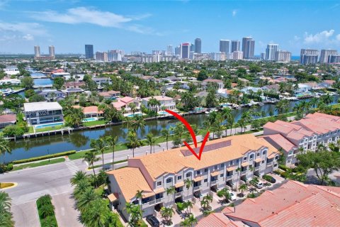 Adosado en venta en Aventura, Florida, 4 dormitorios, 250.84 m2 № 1321044 - foto 4