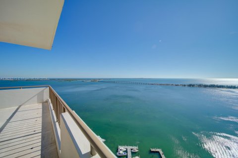 Condo in Miami, Florida, 6 bedrooms  № 1291617 - photo 1