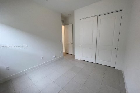 Casa en venta en Miramar, Florida, 3 dormitorios, 190.17 m2 № 1119763 - foto 17