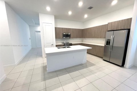 Casa en venta en Miramar, Florida, 3 dormitorios, 190.17 m2 № 1119763 - foto 4