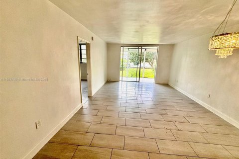 Copropriété à vendre à Aventura, Floride: 1 chambre, 71.35 m2 № 1282023 - photo 15