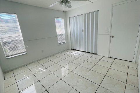 Condominio en venta en Lauderhill, Florida, 2 dormitorios, 89.09 m2 № 1135844 - foto 7