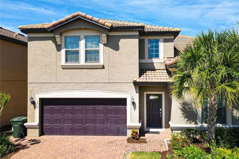 Casa en venta en Kissimmee, Florida, 8 dormitorios, 375.42 m2 № 1248875 - foto 2