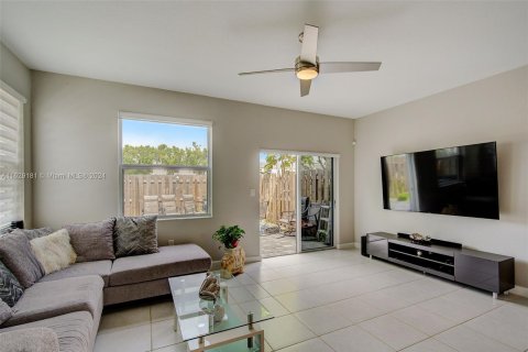 Townhouse in Homestead, Florida 3 bedrooms, 143.53 sq.m. № 1294601 - photo 13