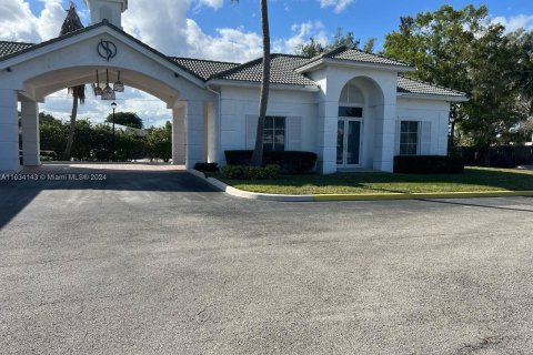 Propiedad comercial en venta en Palm Springs, Florida № 1294525 - foto 23