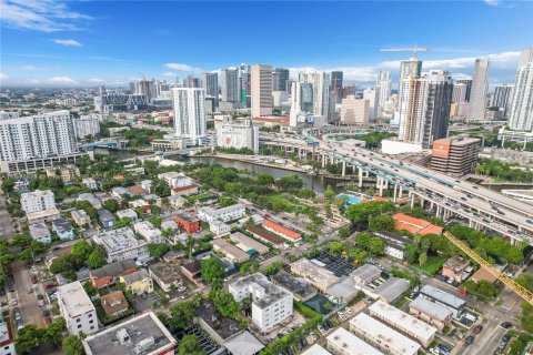 Condo in Miami, Florida, 2 bedrooms  № 1330335 - photo 25