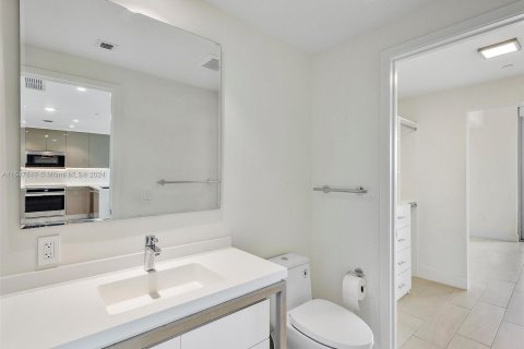 Condo in Sunrise, Florida, 2 bedrooms  № 1330334 - photo 16