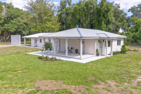 House in DeLand, Florida 3 bedrooms, 156.63 sq.m. № 1199111 - photo 1