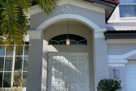 Casa en venta en Miami, Florida, 4 dormitorios, 241.17 m2 № 270856 - foto 2