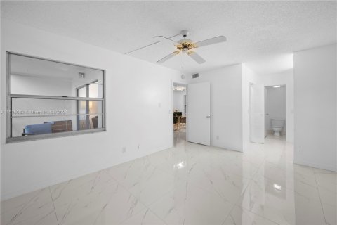 Condominio en venta en Pembroke Pines, Florida, 2 dormitorios, 102.19 m2 № 993822 - foto 19