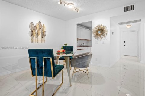 Condominio en venta en Pembroke Pines, Florida, 2 dormitorios, 102.19 m2 № 993822 - foto 9
