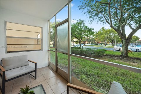 Condominio en venta en Pembroke Pines, Florida, 2 dormitorios, 102.19 m2 № 993822 - foto 16