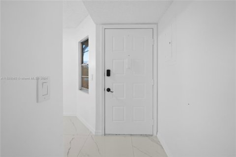 Condominio en venta en Pembroke Pines, Florida, 2 dormitorios, 102.19 m2 № 993822 - foto 7