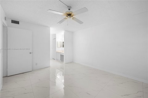 Condominio en venta en Pembroke Pines, Florida, 2 dormitorios, 102.19 m2 № 993822 - foto 18