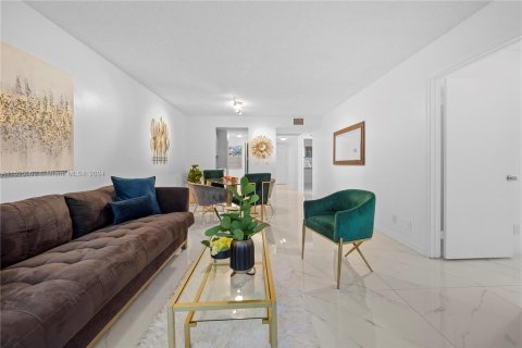 Condominio en venta en Pembroke Pines, Florida, 2 dormitorios, 102.19 m2 № 993822 - foto 15