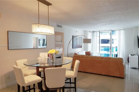 Condominio en venta en Hollywood, Florida, 2 dormitorios, 109.44 m2 № 1321637 - foto 6