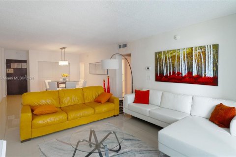 Condominio en venta en Hollywood, Florida, 2 dormitorios, 109.44 m2 № 1321637 - foto 8