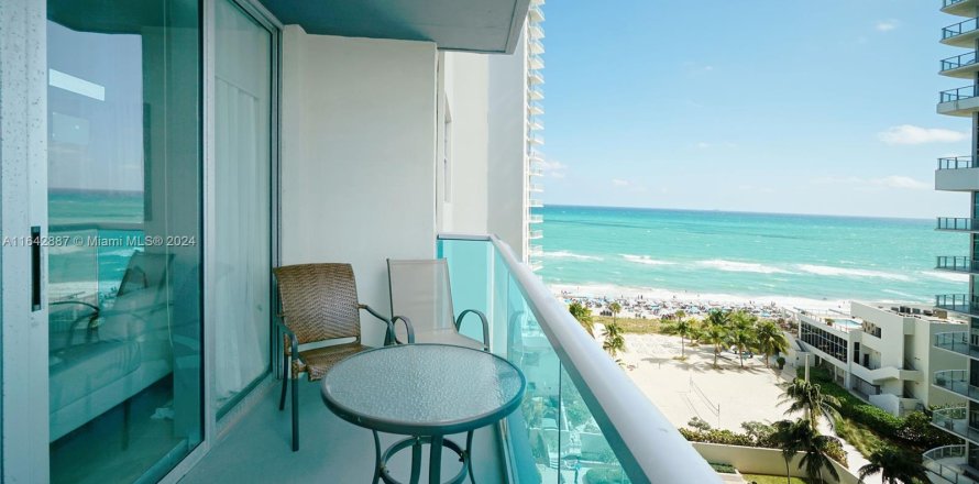 Condominio en Hollywood, Florida, 2 dormitorios  № 1321637