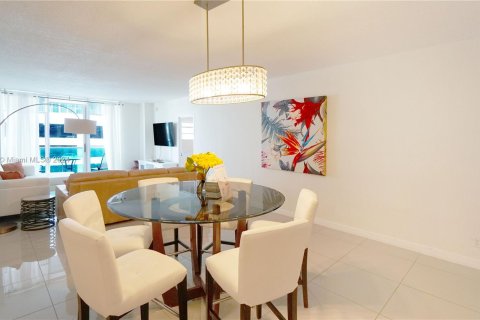 Condominio en venta en Hollywood, Florida, 2 dormitorios, 109.44 m2 № 1321637 - foto 7