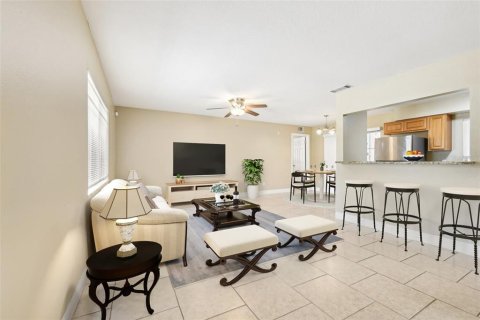 Casa en venta en Orlando, Florida, 3 dormitorios, 111.02 m2 № 1400399 - foto 2