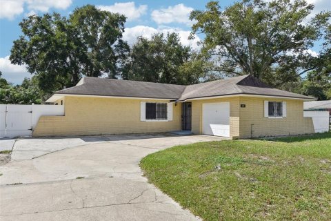 House in Orlando, Florida 3 bedrooms, 111.02 sq.m. № 1400399 - photo 1