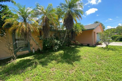 Casa en venta en Royal Palm Beach, Florida, 5 dormitorios, 223.52 m2 № 583220 - foto 8
