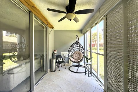 Copropriété à vendre à Hallandale Beach, Floride: 2 chambres, 101.45 m2 № 1236185 - photo 23