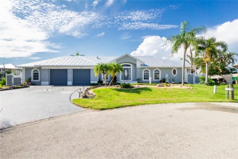 Villa ou maison à vendre à Port Charlotte, Floride: 3 chambres, 213.77 m2 № 1352471 - photo 3