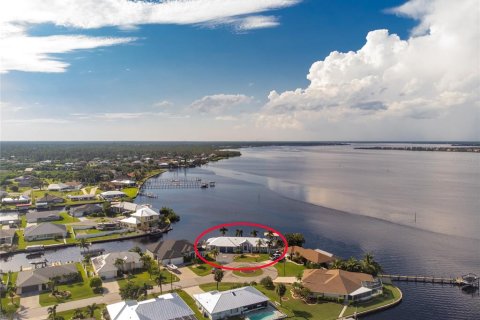 Casa en venta en Port Charlotte, Florida, 3 dormitorios, 213.77 m2 № 1352471 - foto 1