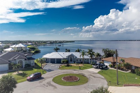 Villa ou maison à vendre à Port Charlotte, Floride: 3 chambres, 213.77 m2 № 1352471 - photo 9