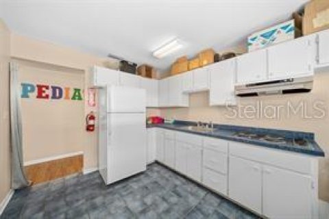 Immobilier commercial à louer à Chiefland, Floride: 349.5 m2 № 1352509 - photo 11