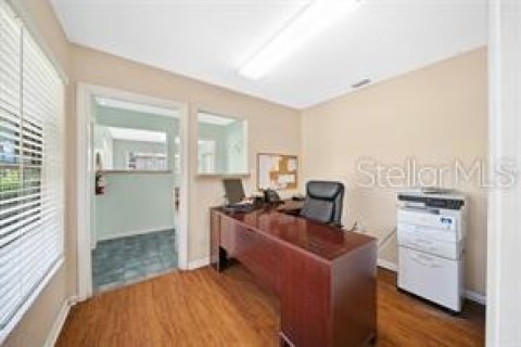 Immobilier commercial à louer à Chiefland, Floride: 349.5 m2 № 1352509 - photo 6