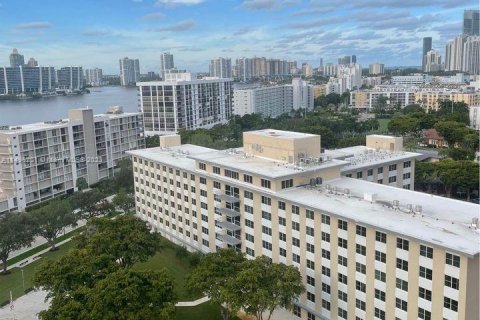 Copropriété à vendre à Sunny Isles Beach, Floride: 3 chambres, 222.97 m2 № 880380 - photo 5