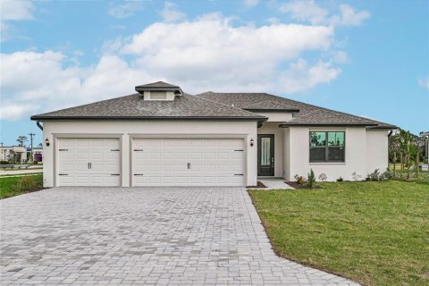 House in Port Charlotte, Florida 4 bedrooms, 223.8 sq.m. № 1426283 - photo 1