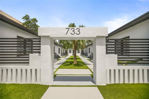 Купить коммерческую недвижимость в Майами-Бич, Флорида № 886017 - фото 8
