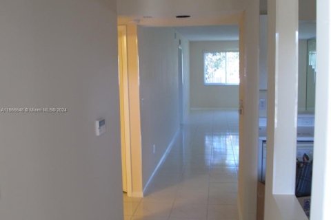 Condominio en venta en Tamarac, Florida, 2 dormitorios, 107.12 m2 № 1380488 - foto 8