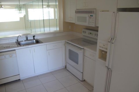 Condominio en venta en Tamarac, Florida, 2 dormitorios, 107.12 m2 № 1380488 - foto 3