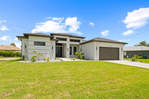 Villa ou maison à vendre à Cape Coral, Floride: 3 chambres, 197.97 m2 № 1308182 - photo 1