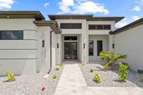 Casa en venta en Cape Coral, Florida, 3 dormitorios, 197.97 m2 № 1308182 - foto 3