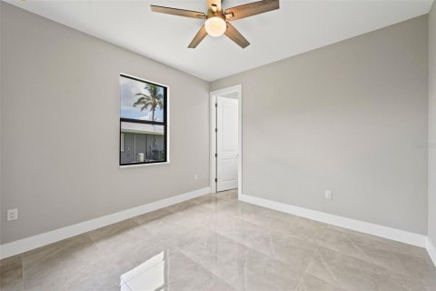 Villa ou maison à vendre à Cape Coral, Floride: 3 chambres, 197.97 m2 № 1308182 - photo 23