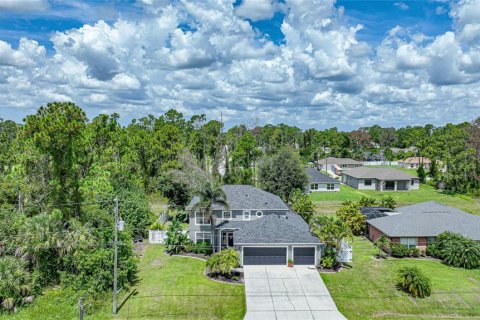 House in North Port, Florida 4 bedrooms, 208.84 sq.m. № 1308219 - photo 2