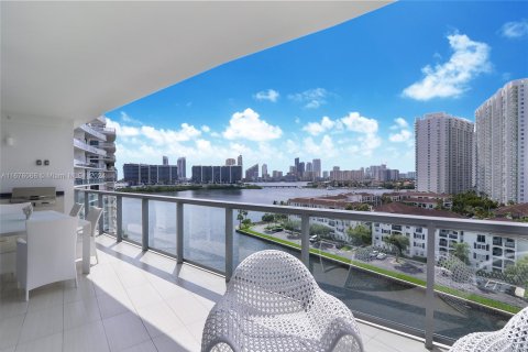 Condominio en venta en Aventura, Florida, 3 dormitorios, 207.92 m2 № 1402877 - foto 12