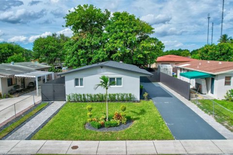 Villa ou maison à vendre à West Park, Floride: 3 chambres, 93.65 m2 № 1402836 - photo 1