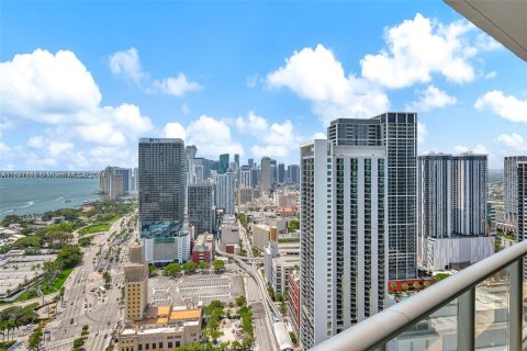 Condo in Miami, Florida, 2 bedrooms  № 1402837 - photo 2