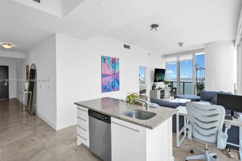 Copropriété à vendre à Miami, Floride: 2 chambres, 122.17 m2 № 1402837 - photo 7