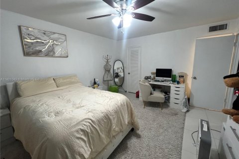 Condominio en venta en Lauderdale Lakes, Florida, 3 dormitorios, 89.19 m2 № 549385 - foto 22