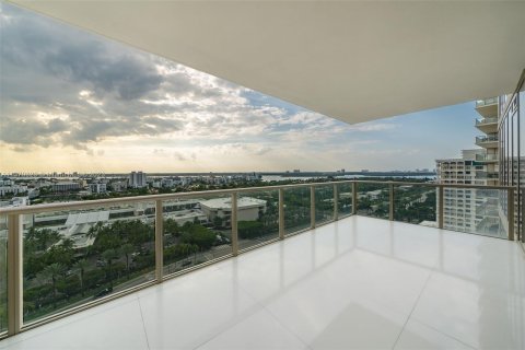 Condominio en venta en Bal Harbour, Florida, 4 dormitorios, 278.99 m2 № 474480 - foto 12