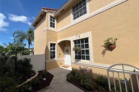 Villa ou maison à vendre à Coral Springs, Floride: 3 chambres, 164.44 m2 № 1379073 - photo 4