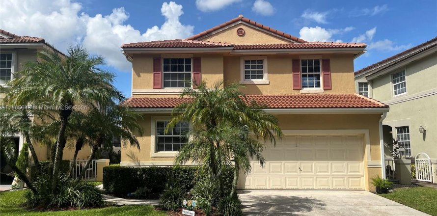 Casa en Coral Springs, Florida 3 dormitorios, 164.44 m2 № 1379073